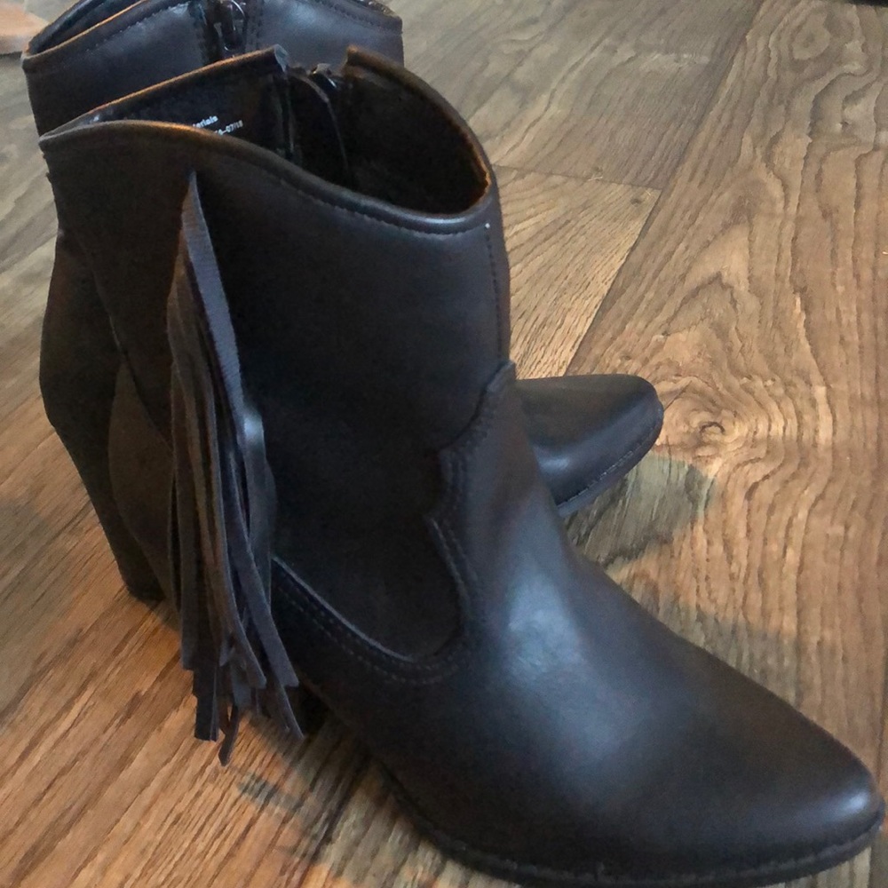 Women’s Black Cowgirl Boots